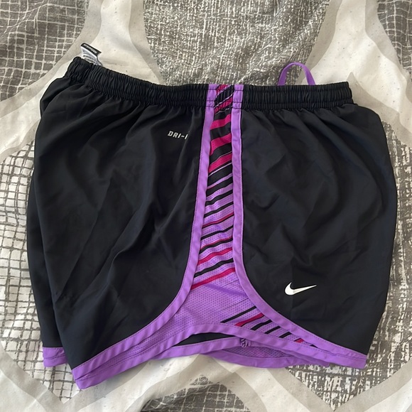 Women’s Nike Dri-Fit running shorts - Picture 4 of 4